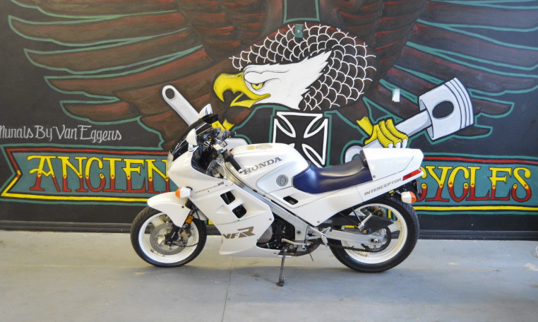 Honda vfr700f interceptor #3