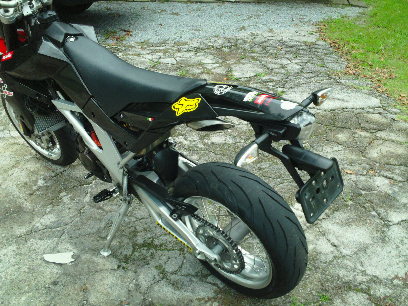 Aprilia SVX550 – Rear | Bike-urious