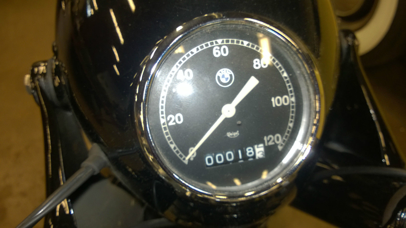 BMW R12 – Gauges | Bike-urious