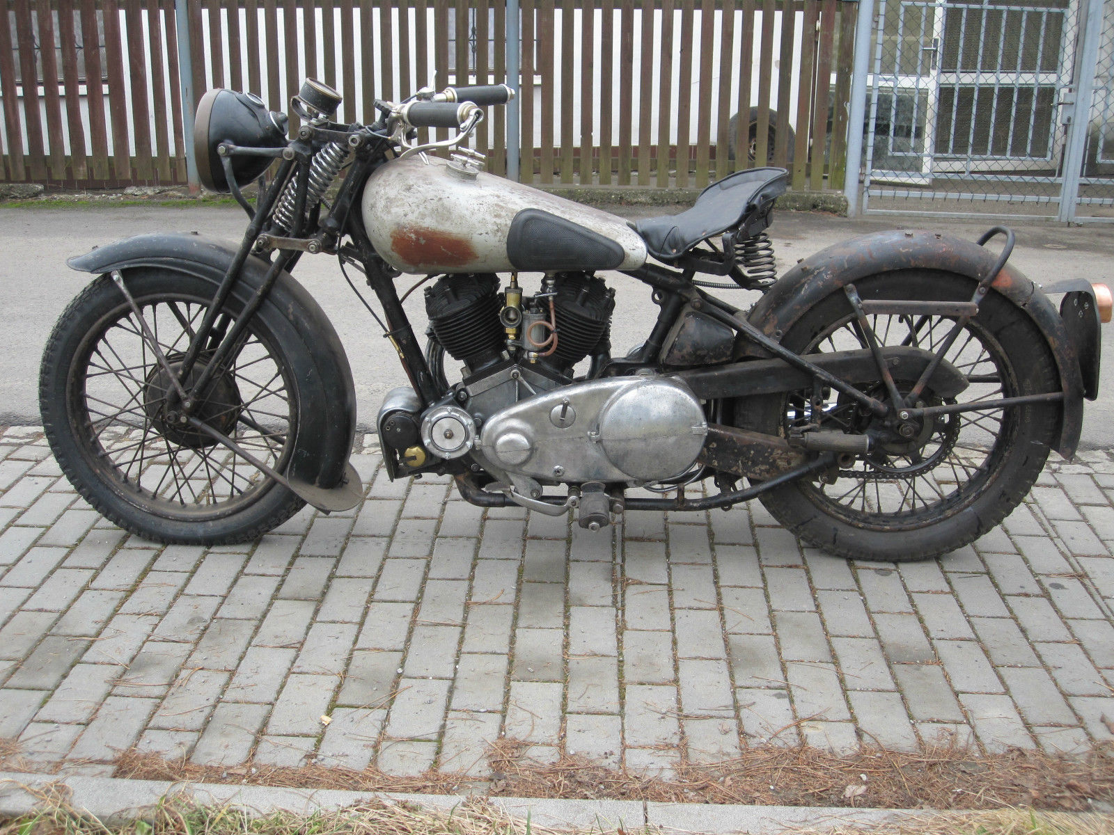 1939 Brough Superior SS80 | Bike-urious