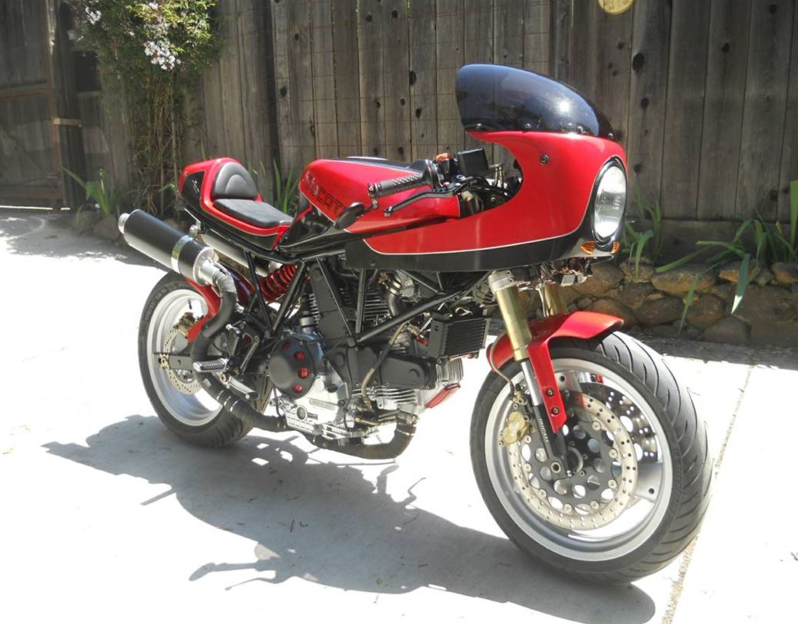 Clean & Classy - 1997 Ducati 900SS Cafe Racer - Bike-urious (881 x 689 Pixel)