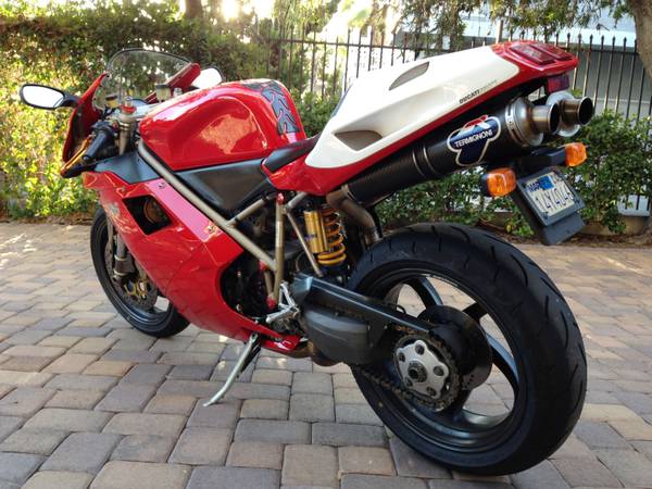 388 1999 Ducati 996 SPS Bike urious