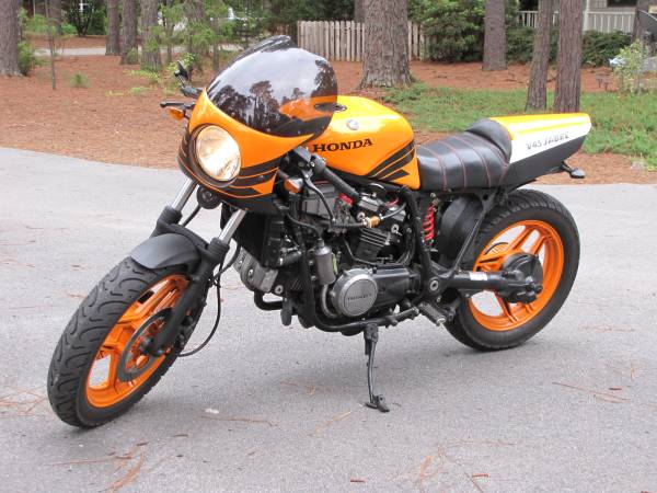 HackAWeek Build - 1985 Honda VF700S Sabre Cafe Racer ... (600 x 450 Pixel)