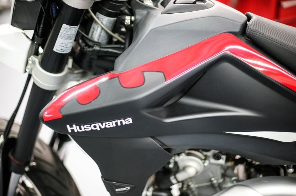 Husky SMS 630 Tank Bikeurious