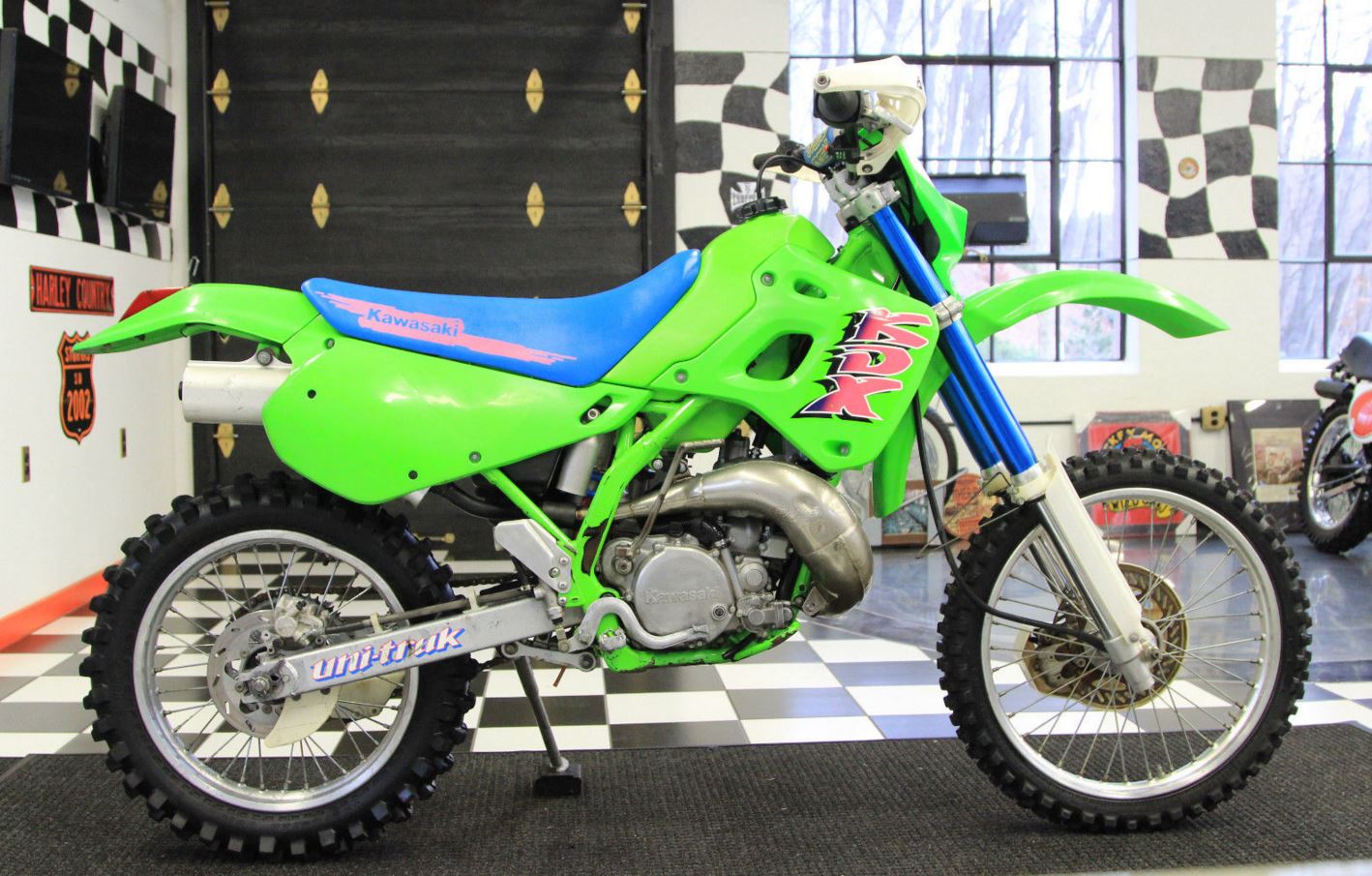 Kawasaki KDX250 – Right Side | Bike-urious