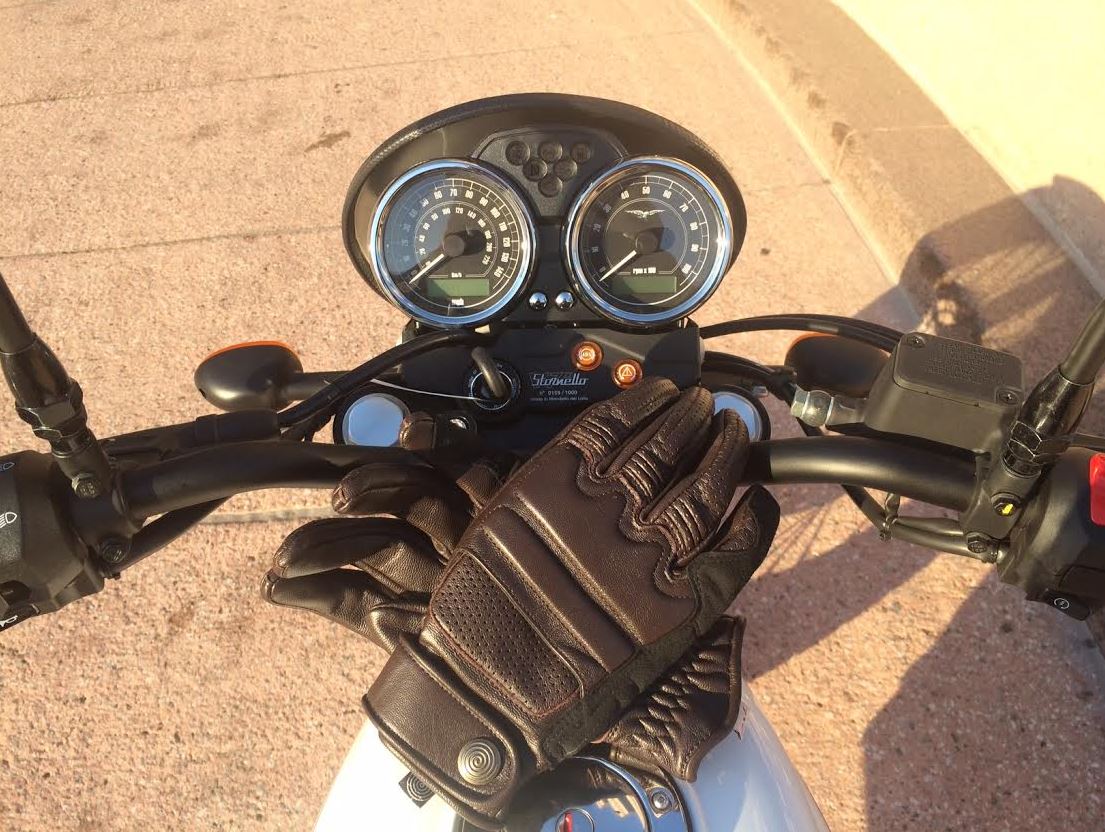 moto guzzi gloves