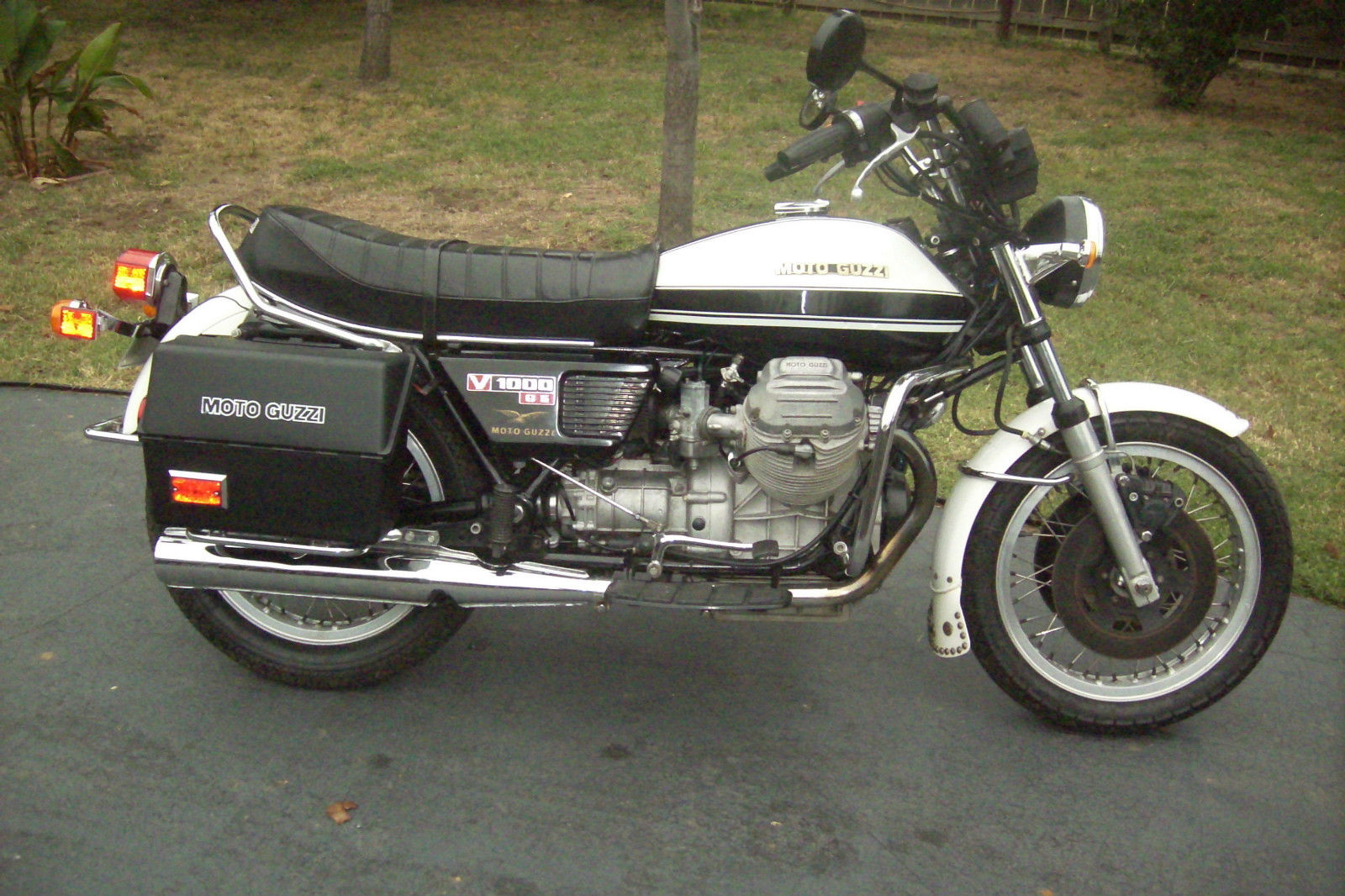 Moto Guzzi v 1000