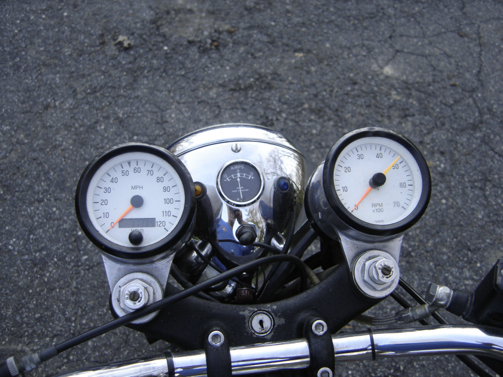 Norton VR880 – Gauges | Bike-urious