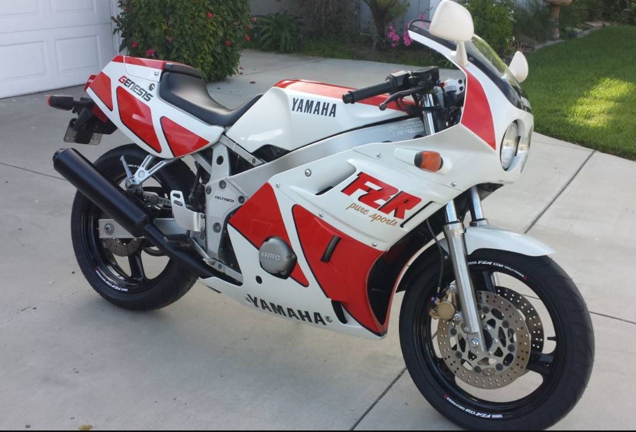 Race Replica Restoration - 1989 Yamaha FZR400 | Bike-urious (1199 x 814 Pixel)